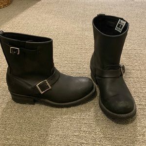 Frye Engineer 8R black bootie size 8